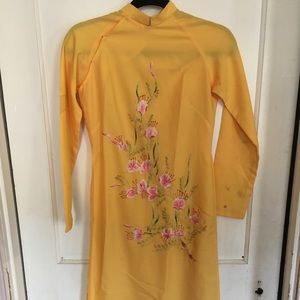 Traditional Vietnamese dress/ costume